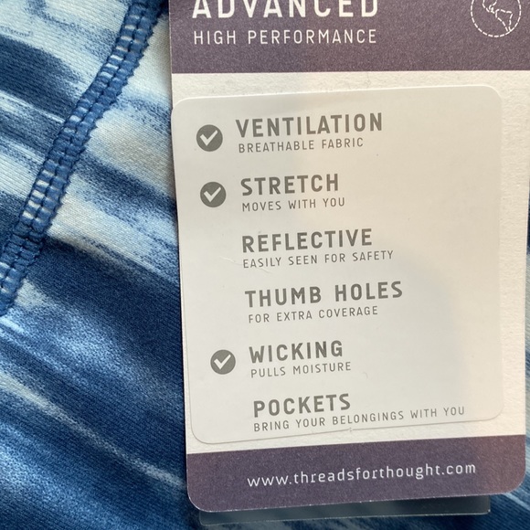 NWT - activewear leggings with mesh cutouts - Picture 4 of 4